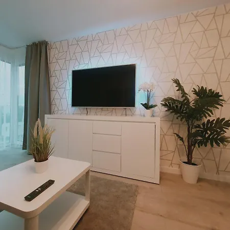 4 Perly Apartment