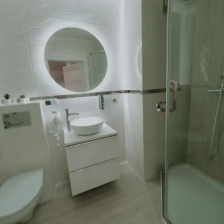 4 Perly Apartment *
