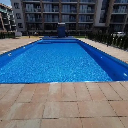 4 Perly Apartment